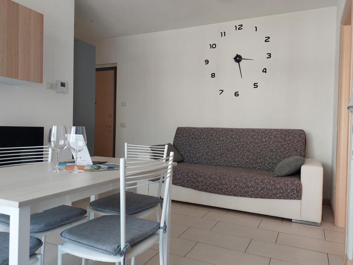 Appartamento Bilocale Luminoso, Ottima Posizione Sondrio Esterno foto